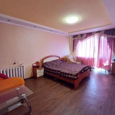1 Комнатная Квартира Остановка Торговый Центр Tcherkassy Extérieur photo