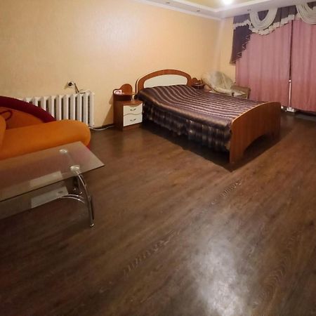 1 Комнатная Квартира Остановка Торговый Центр Tcherkassy Extérieur photo